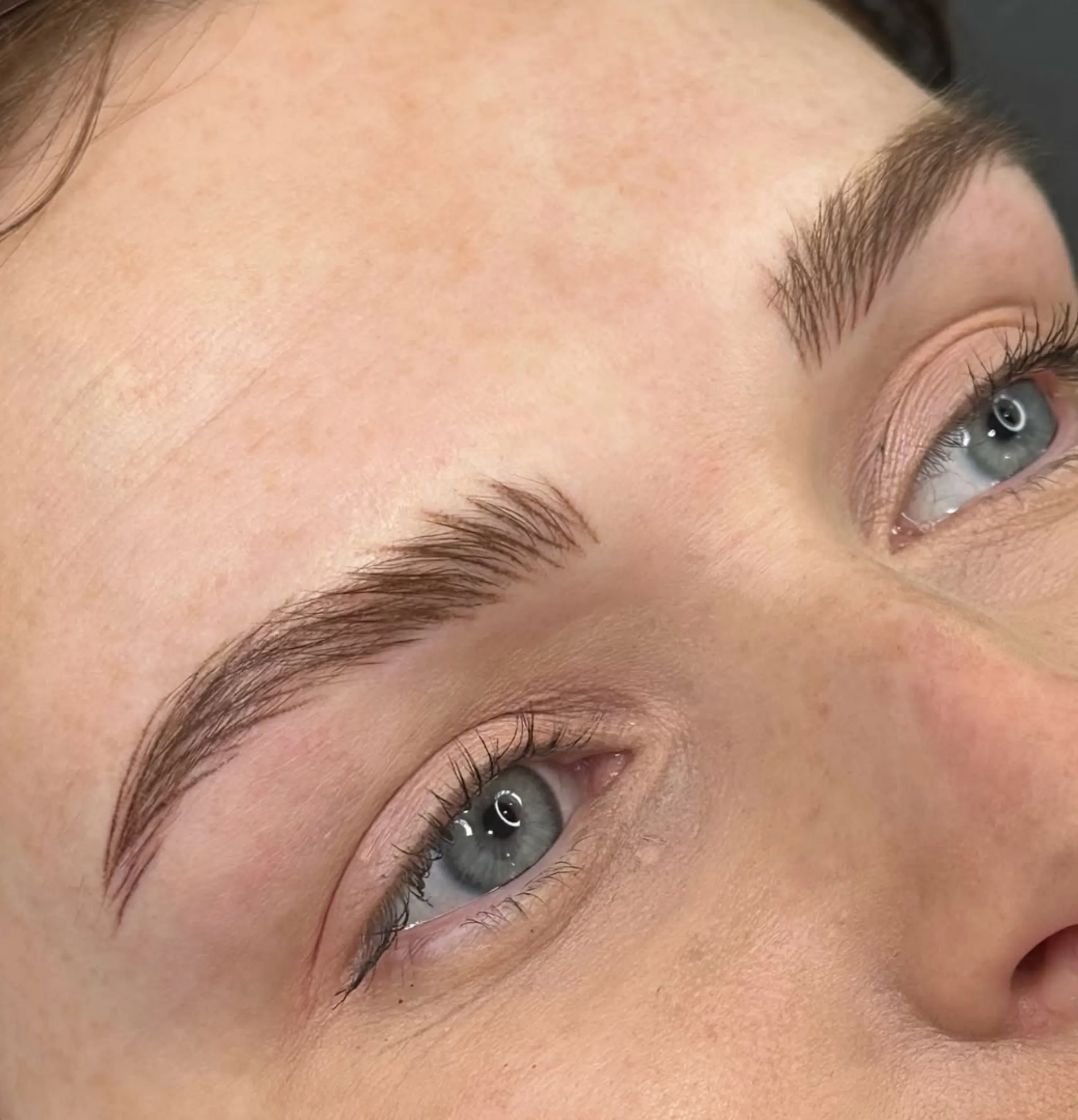 cosmetic eyebrow tattooing